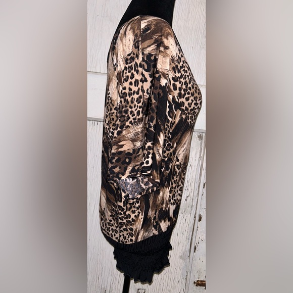 🐆🐆Boho Animal Print Short Sleeve Top🐆🐆 - Picture 3 of 6